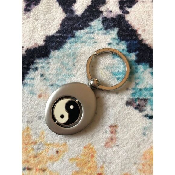 Vintage 90s spinning yin yang keychain fidget spinner y2k whimsigoth - Picture 5 of 5